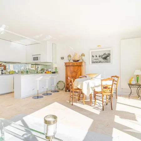 Lovely With View Apartment