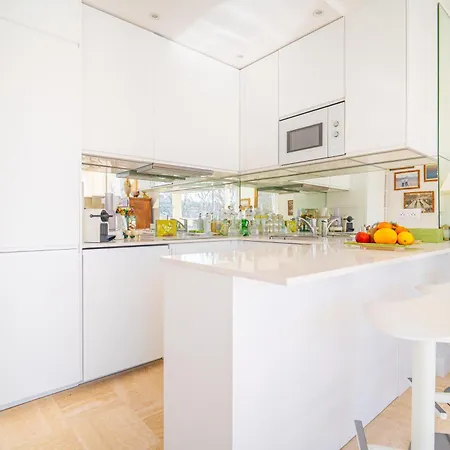 Lovely With View Apartment *